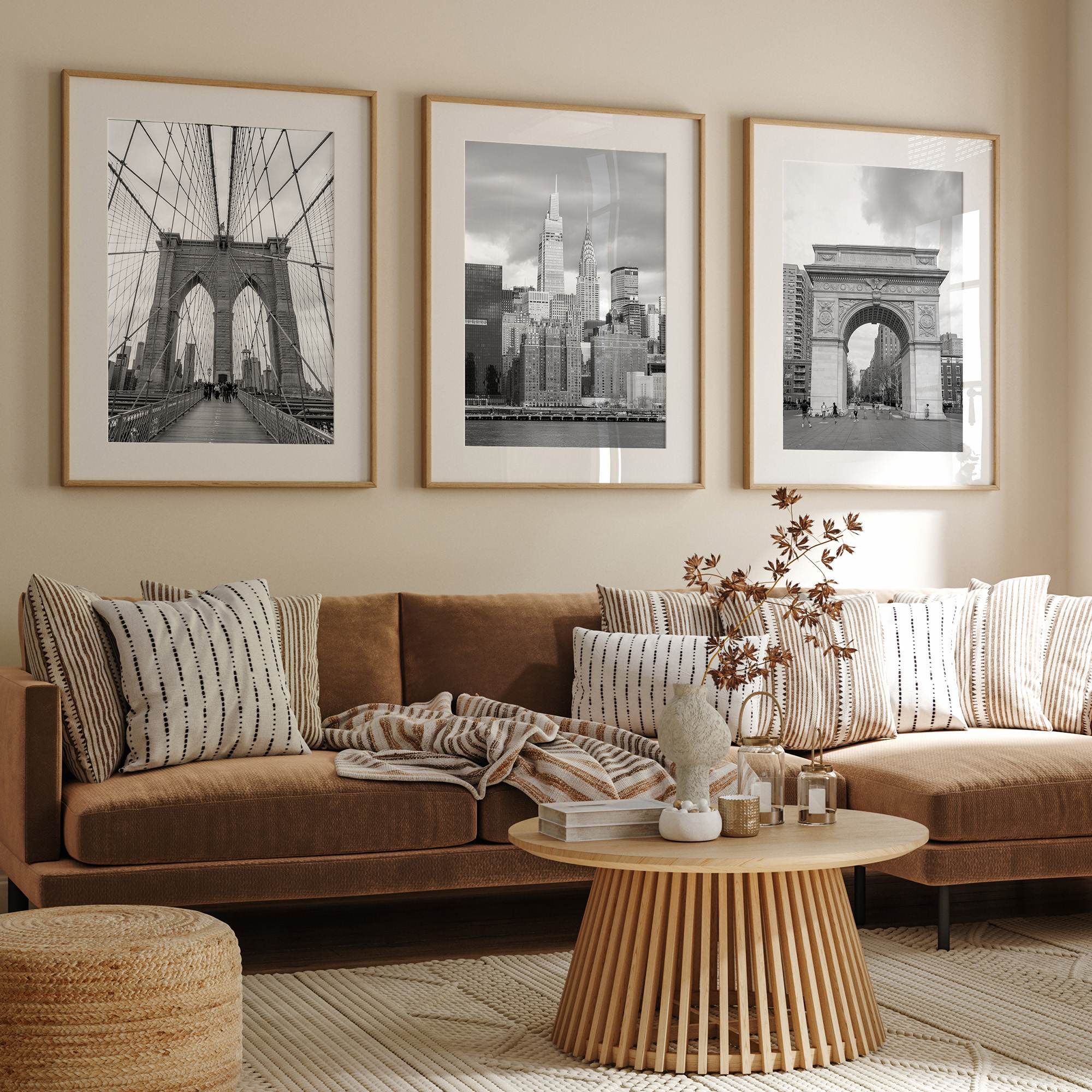 Framed New York photography set with Brooklyn Bridge, Chrysler Building skyline, and Washington Square Park scenes.